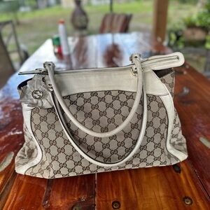 Beautiful brown leather Gucci bag in good use condition